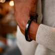 Load image into Gallery viewer, Black Screw Cuff