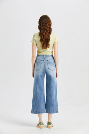 Moxie Mid-Rise Crop