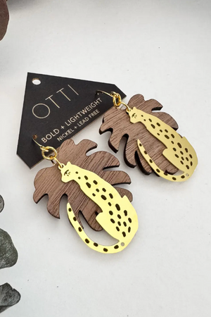 Vacation Vibes Leopard Earrings