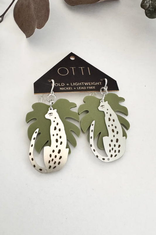 Vacation Vibes Leopard Earrings