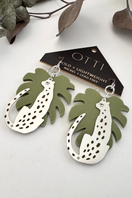 Vacation Vibes Leopard Earrings