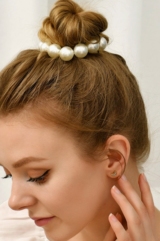 Pearl Scrunchie