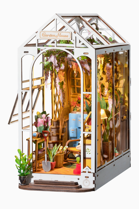 DIY Book Nook: Garden House