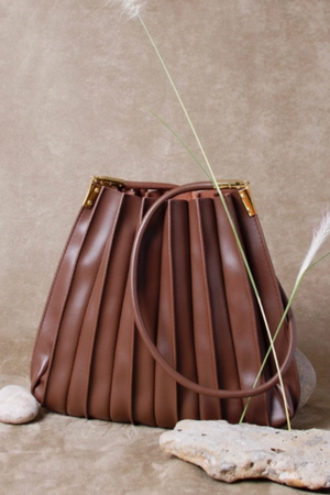 Carrie Shoulder Bag / Chocolate