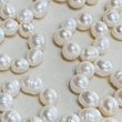 Load image into Gallery viewer, Pearl Stretch Bandana Charm
