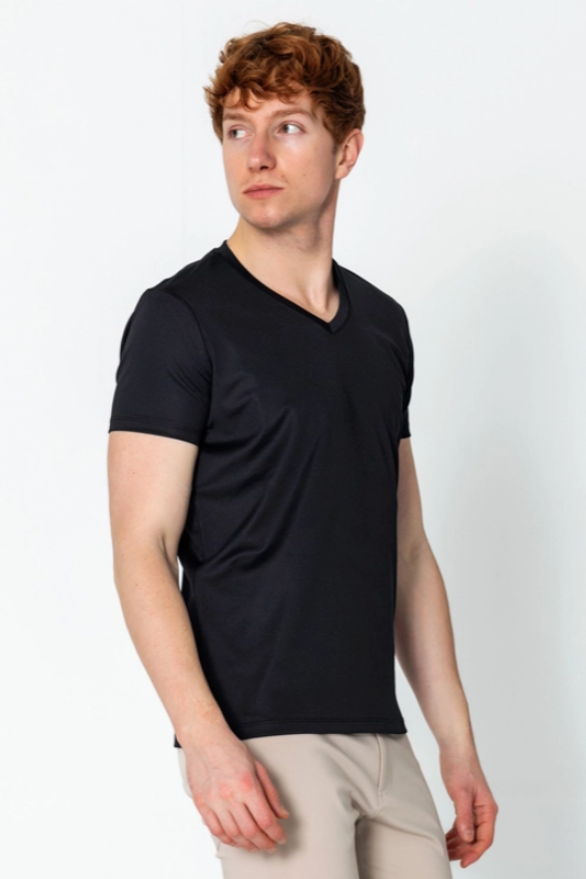 Everyday V-Neck - Black