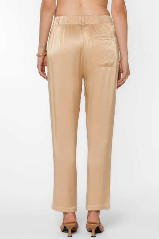 Sherona Pant